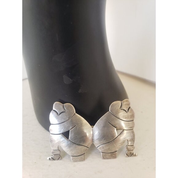 Silver Brooch Beto Taxco Silver Sitting Mexican Men Brooch Men in Hats - Picture 5 of 10